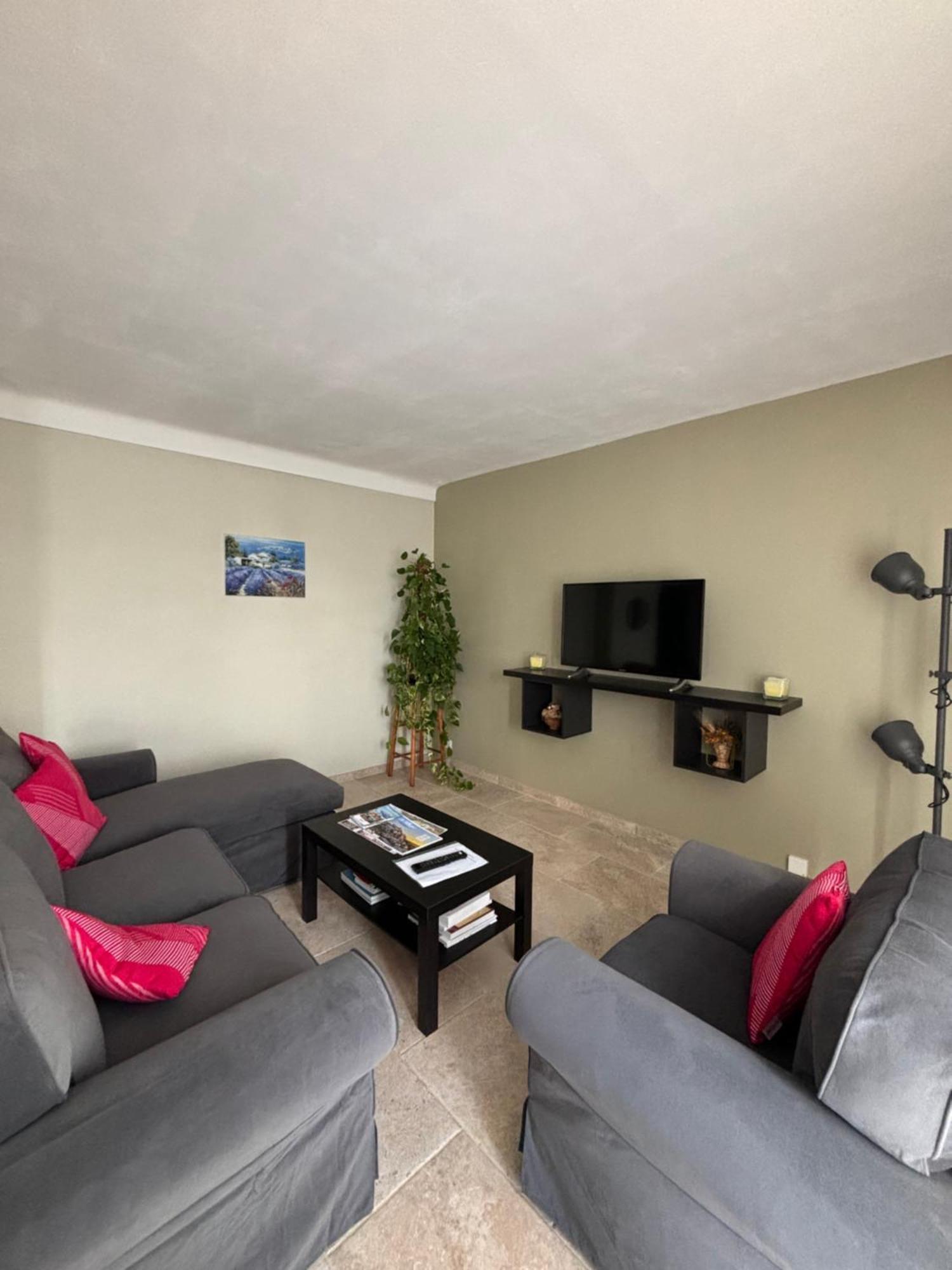Les Juliens Apartment Горд Екстериор снимка